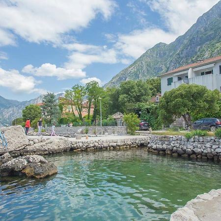 Villa Iva Kotor Luaran gambar
