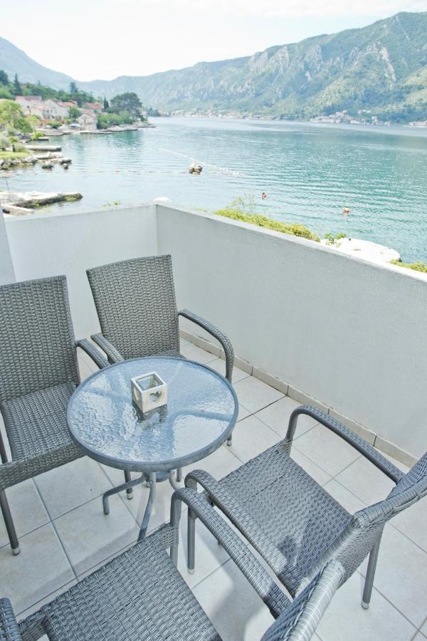 Villa Iva Kotor Luaran gambar