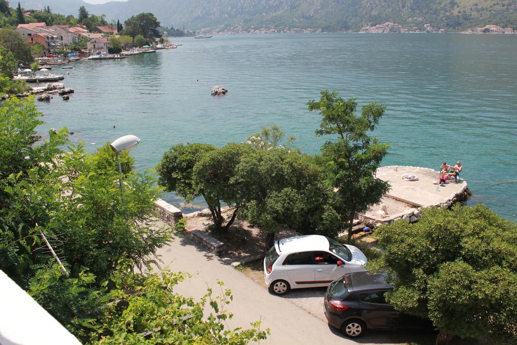 Villa Iva Kotor Luaran gambar