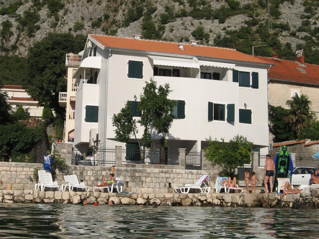 Villa Iva Kotor Luaran gambar